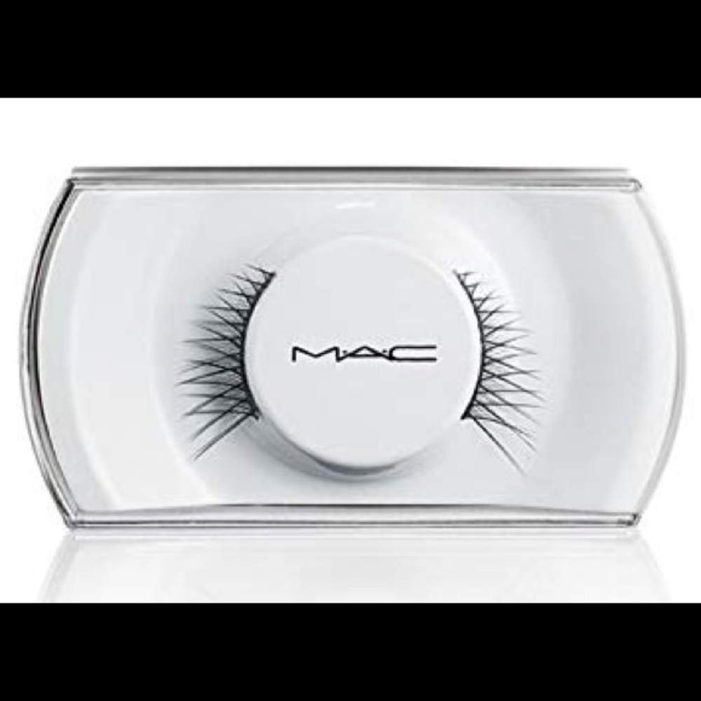 ❤️ MAC Cosmetics False Lashes- Hello Kitty Lash❤️